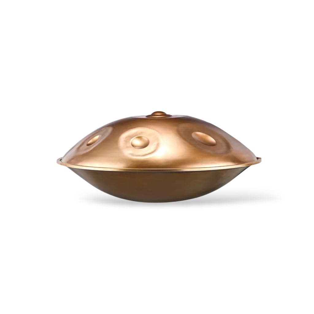 Mains jouant le handpan Aura Sacrée à deux doigts