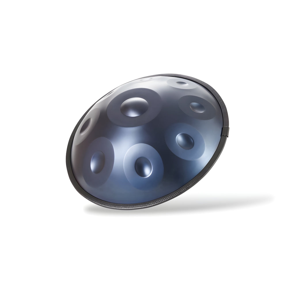 Handpan Évasion Astrale 12 notes, vue de trois quarts